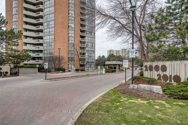 1504 - 2010 Islington Avenue