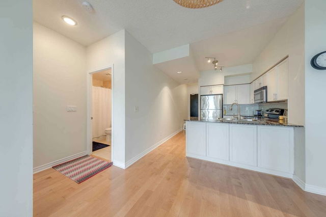 1607 - 388 Prince Of Wales Drive