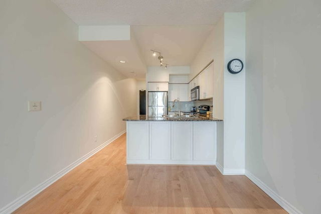 1607 - 388 Prince Of Wales Drive