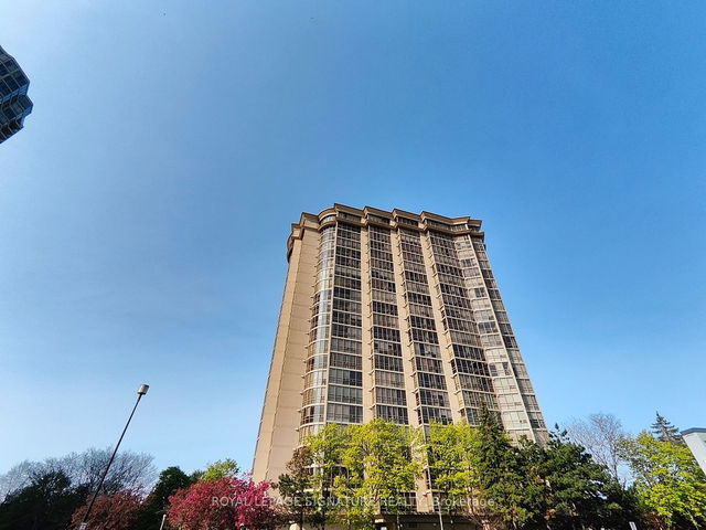 2208 - 50 Eglinton Avenue