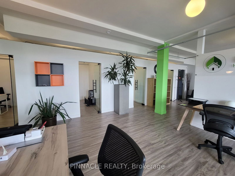 200 - 105 Brockhouse Rd, Toronto, M8W 2W8 | Image 2