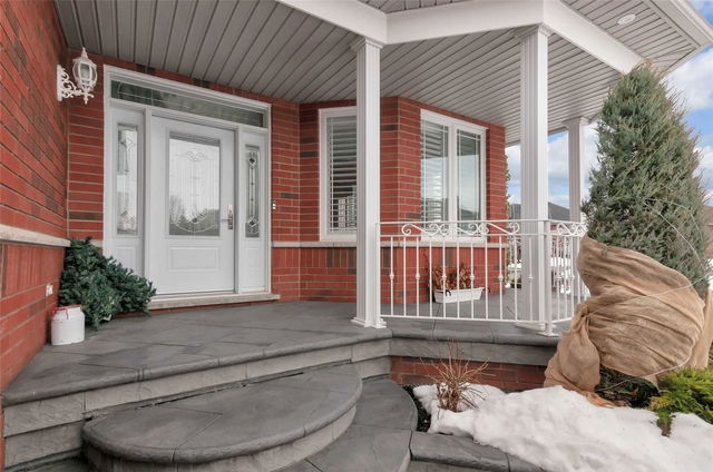 8 Treeview Crescent