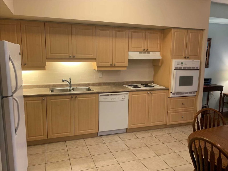 1003 - 810 Scollard Crt, Mississauga, L5V 0A7 | Image 3