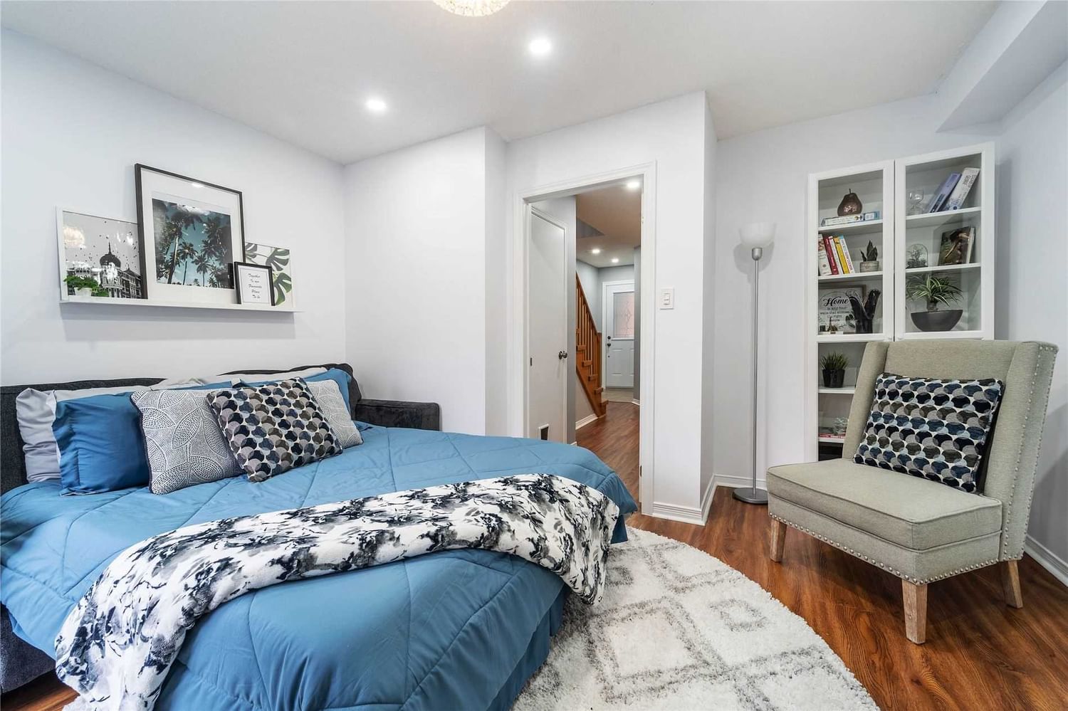 Listing Image 7