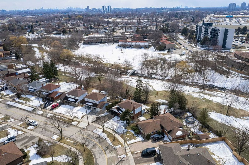 83 Shendale Dr, Toronto, M9W 2B6 | Image 2