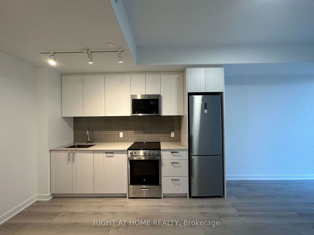 415 - 1787 ST CLAIR Avenue