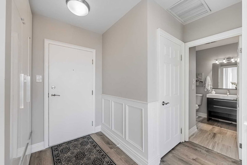 Uph7 - 880 Dundas St W, Mississauga, L5C 4H3 | Image 2