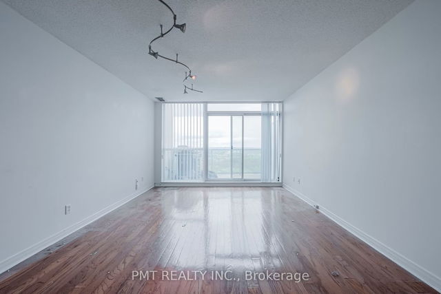 PH 2 - 2545 Erin Centre Boulevard