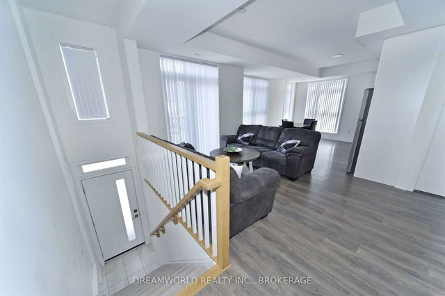 206 - 90 Canon Jackson Drive