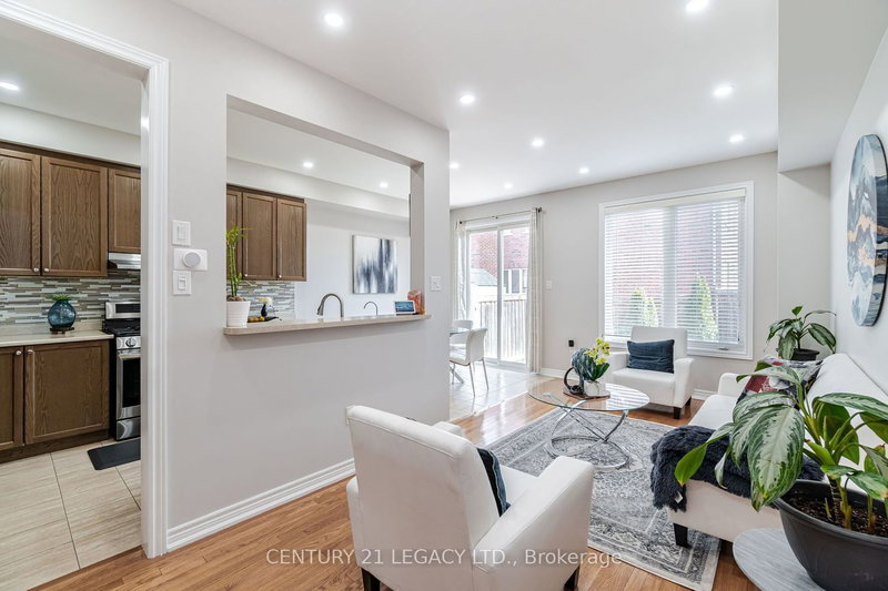 99 Naperton Dr W, Brampton, L6R 3N5 | Image 2