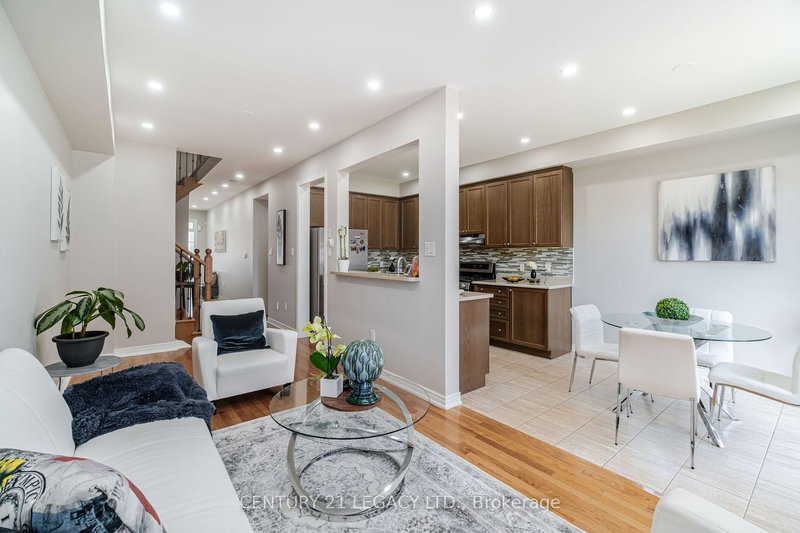 99 Naperton Dr W, Brampton, L6R 3N5 | Image 3