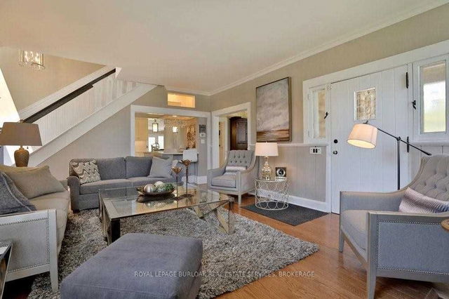 3083 Lakeshore Road