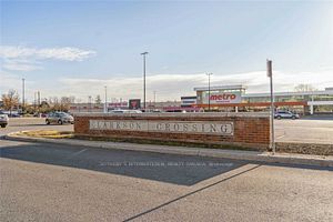 920 Southdown Rd, Mississauga, L5J 2Y4 | Image 3