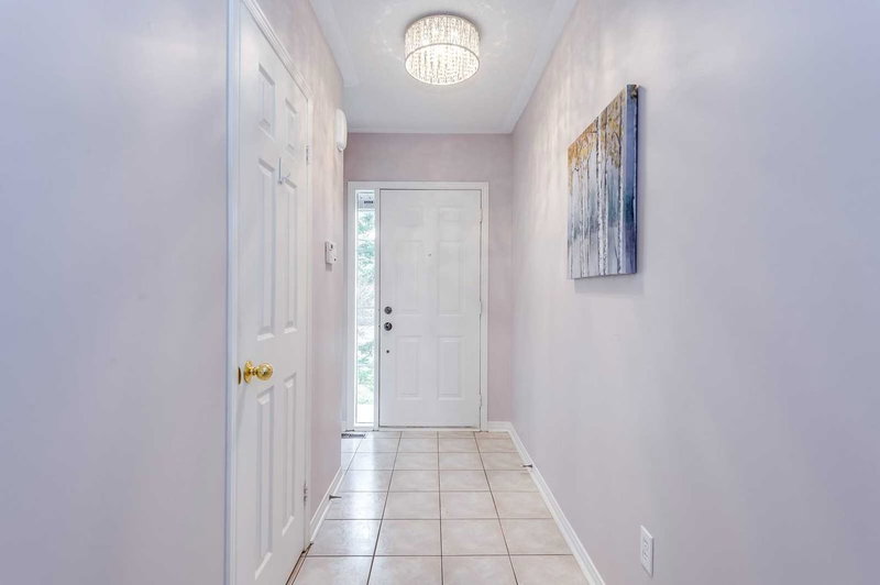 1385 Brookstar Dr, Oakville, L6M 3W2 | Image 3