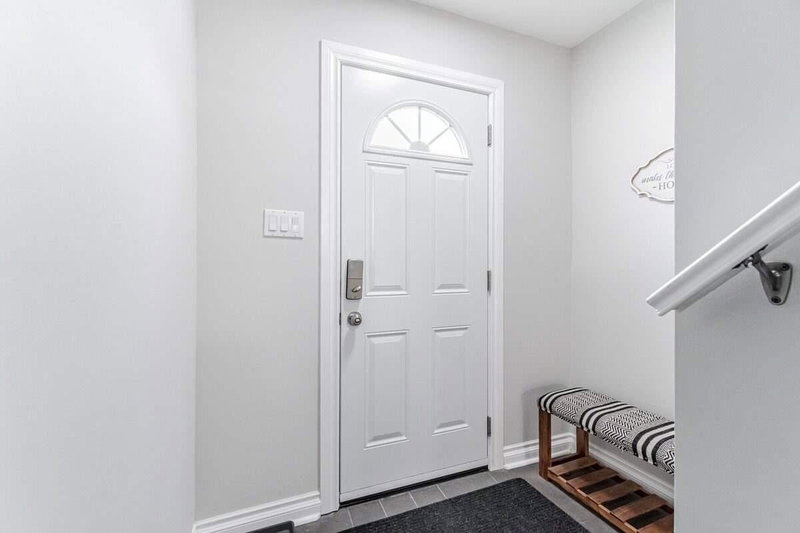 51 Mcmullen Cres, Brampton, L6S 3M2 | Image 2