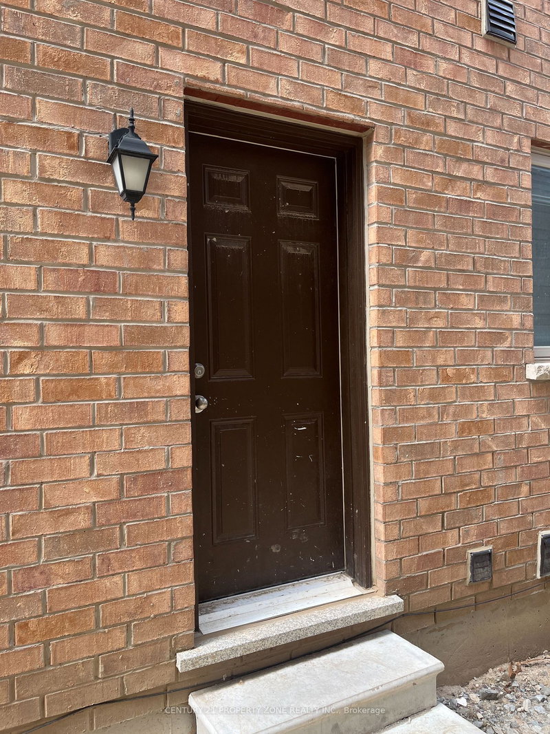 25 Hashmi Pl, Brampton, L6Y 0H8 | Image 2