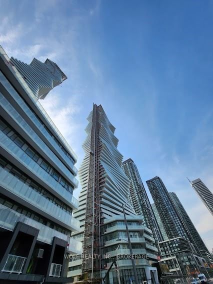 1011 - 3900 Confederation Parkway