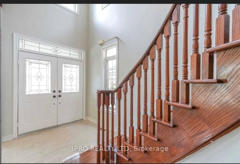 5914 Long Valley Rd, Mississauga, L5M 6J6 | Image 2