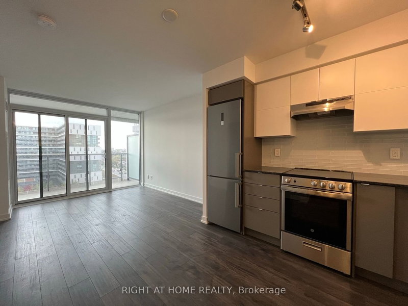 1019 - 120 Varna Dr, Toronto, M6A 1N3 | Image 2