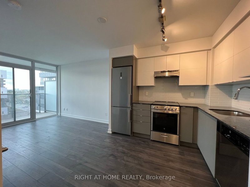1019 - 120 Varna Dr, Toronto, M6A 1N3 | Image 3