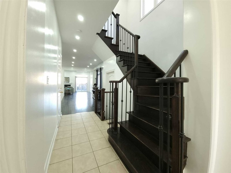 63 Lorenzo Circ, Brampton, L6R 3N4 | Image 3