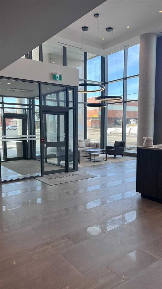 201 - 15 Lynch St, Brampton, L6W 2Z8 | Image 2