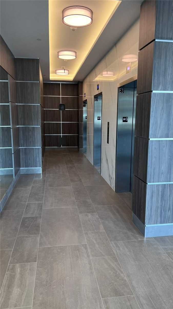 201 - 15 Lynch St, Brampton, L6W 2Z8 | Image 3