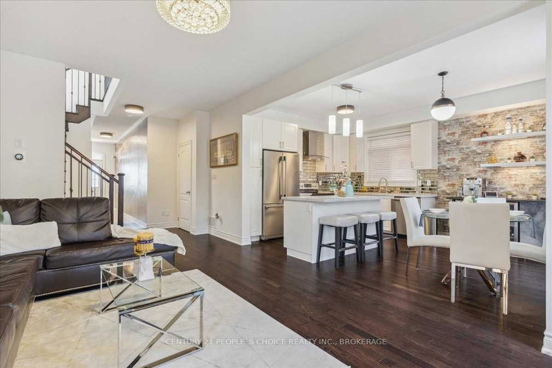 129 Lionhead Golf Club Rd, Brampton, L6Y 6C2 | Image 3