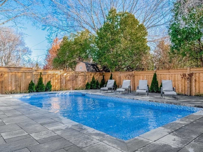 5502 Eaton Ave, Burlington, L7L 3S8 | Image 2