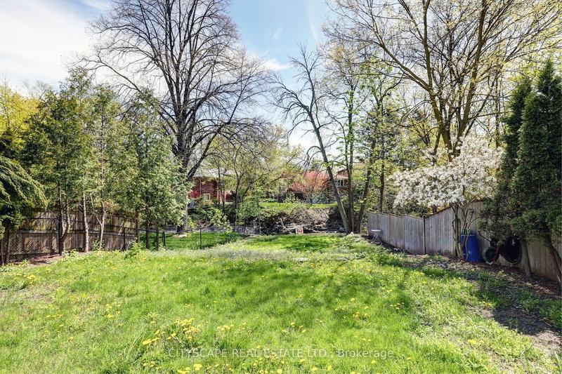 142 Thompson Ave, Toronto, M8Z 3V2 | Image 3