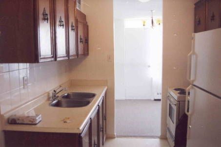 1109 - 3120 Kirwin Ave, Mississauga, L5A3R2 | Image 2