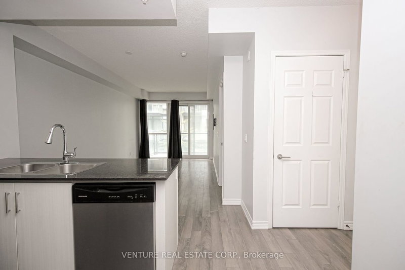 824 - 15 James Finlay Way, Toronto, M3M 0B3 | Image 2