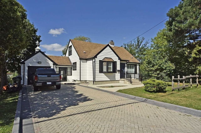 8 Wardlaw Crescent
