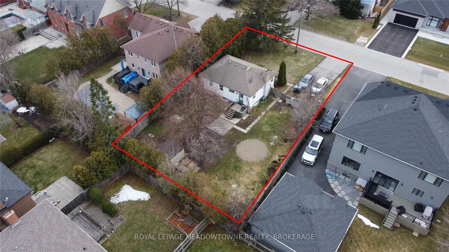 Detached House sold at 2561 Whaley Drive, Mississauga, Cooksville, L5B 1X1 - MLS: W5996813