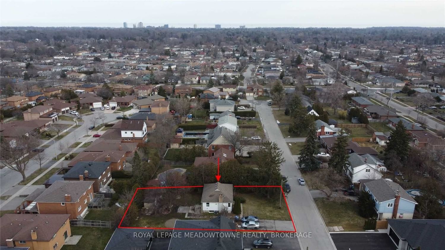 Detached House sold at 2561 Whaley Drive, Mississauga, Cooksville, L5B 1X1 - MLS: W5996813