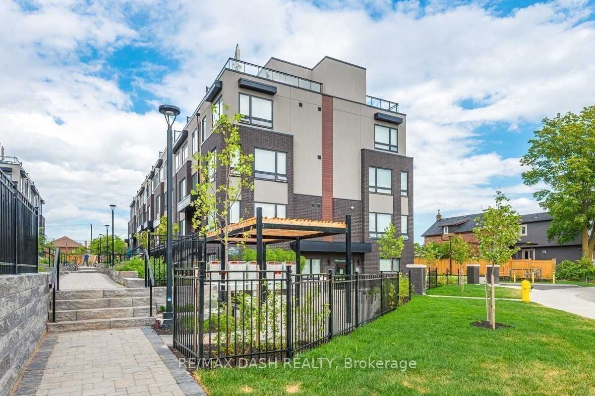 Townhouse leased at 107-1100 Briar Hill Avenue, Toronto, Briar Hill-Belgravia, M6B 0A9 - MLS: W5997012