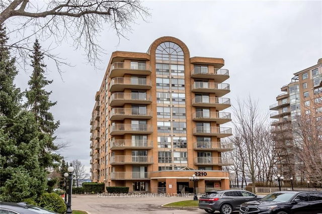 805 - 2210 Lakeshore Road