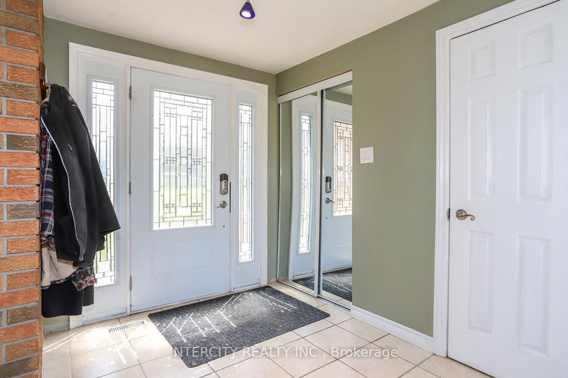 7027 Estoril Rd, Mississauga, L5N 1N3 | Image 3