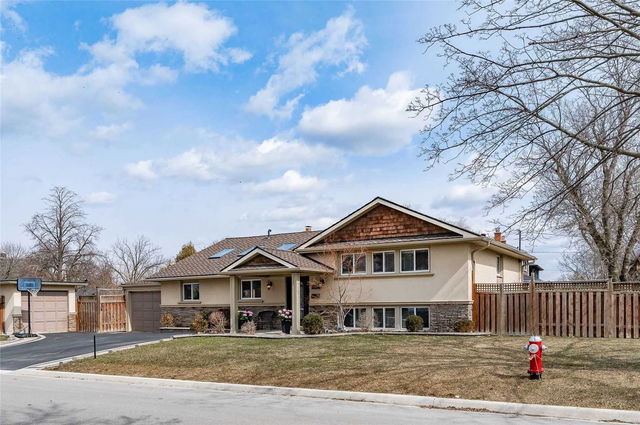 914 Parthia Crescent