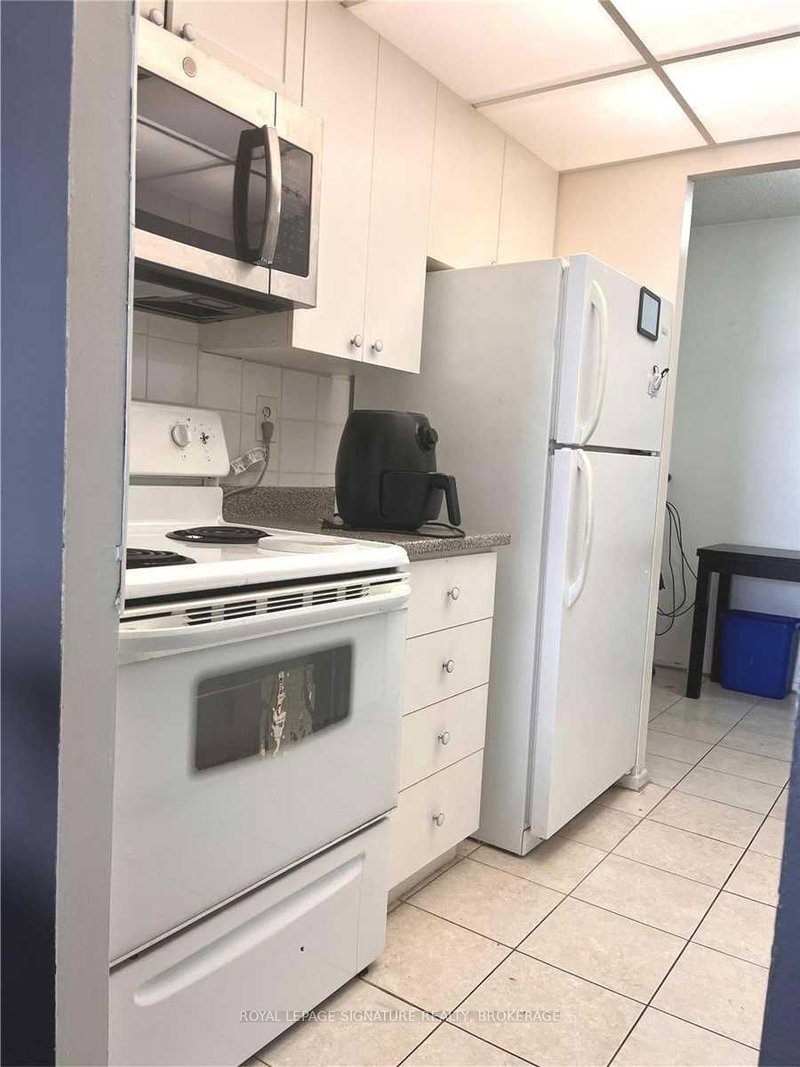 1411 - 4 Lisa St, Brampton, L6T 4B6 | Image 2