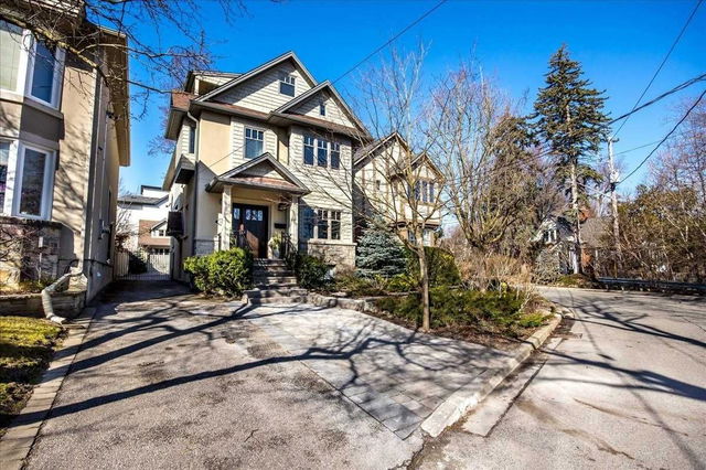 16 Thorndale Crescent