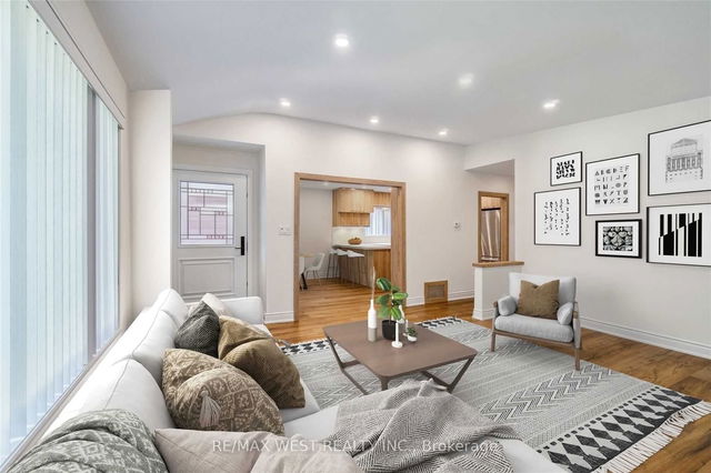 11 Tothill Road