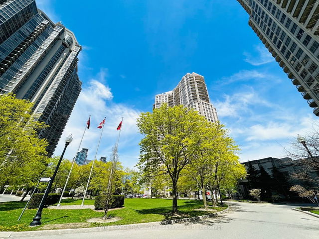 2103 - 35 Kingsbridge Garden Circle