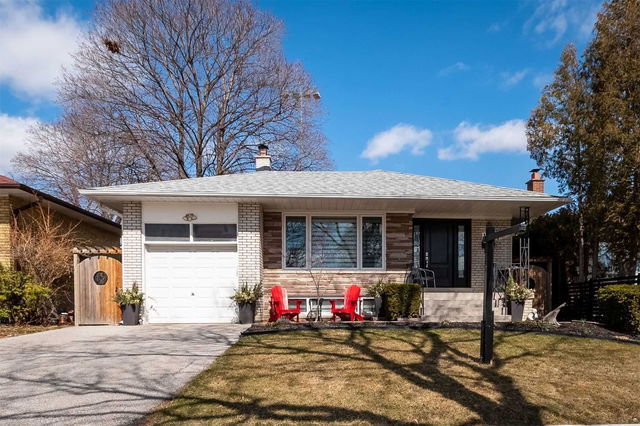 113 Richland Crescent