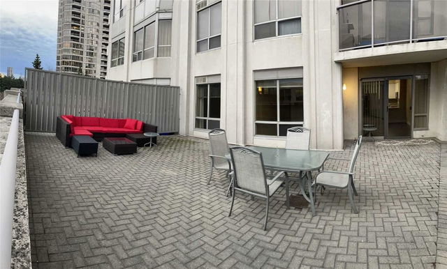 216 - 25 Kingsbridge Garden Circle