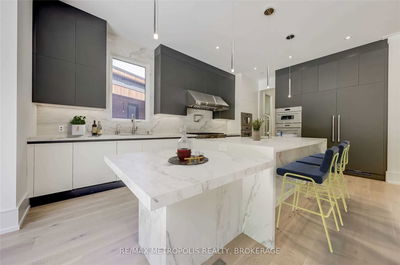 12 Bearwood Dr, Toronto - Edenbridge-Humber Valley image-0-3