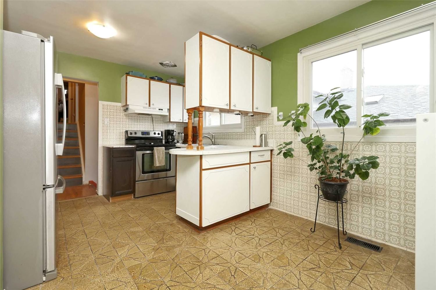 Listing Image 7