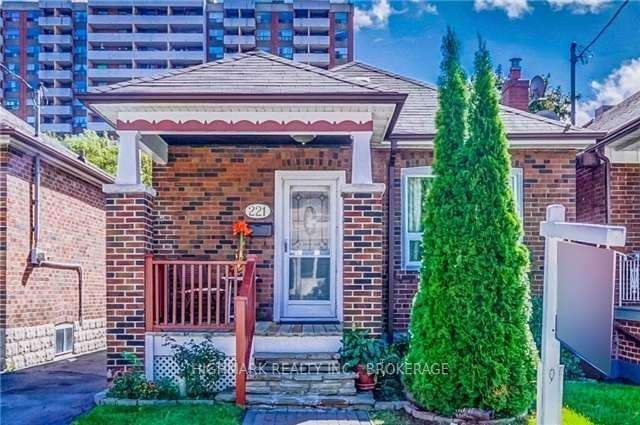 221 Livingstone Avenue