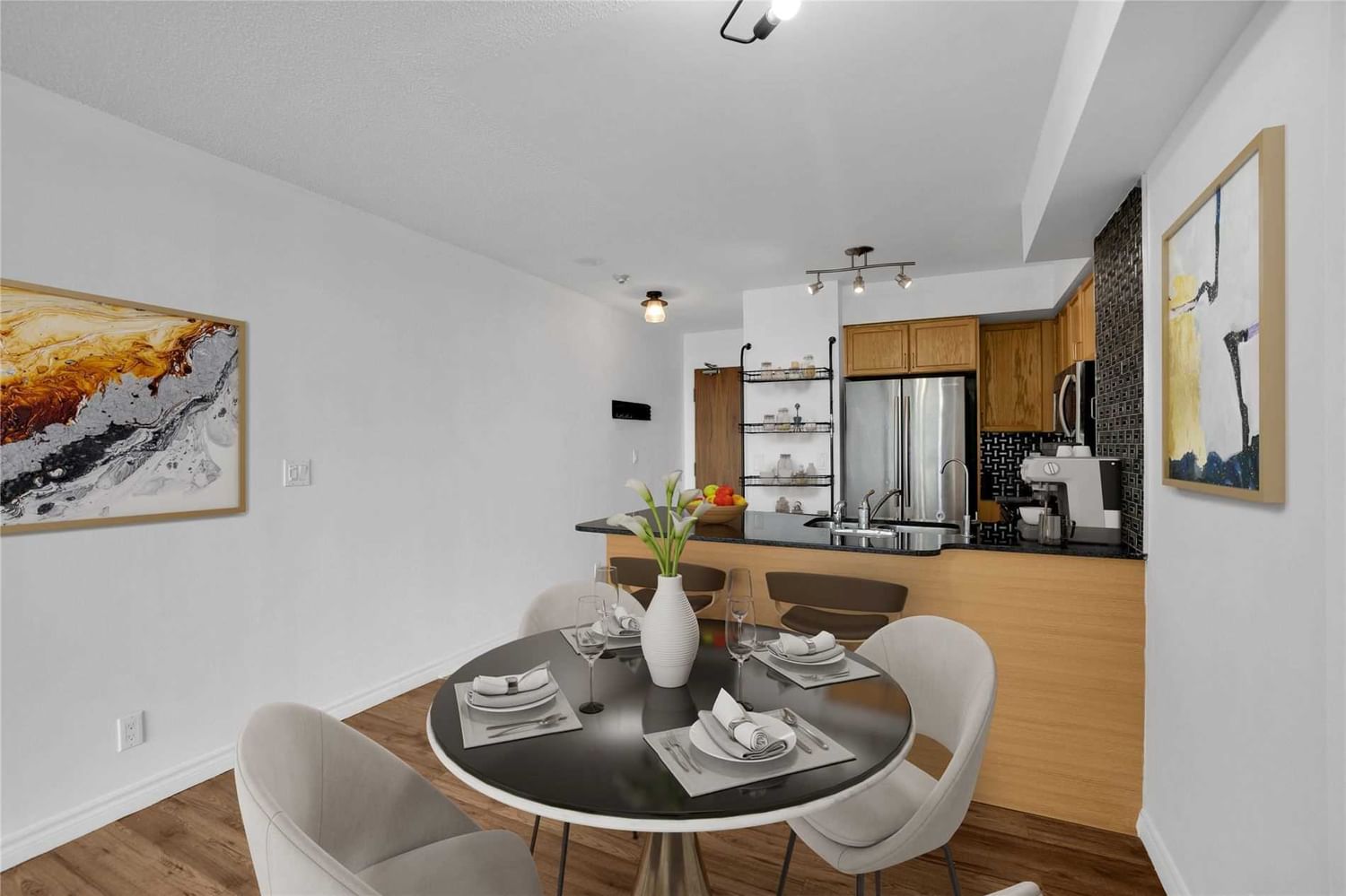 Listing Image 7