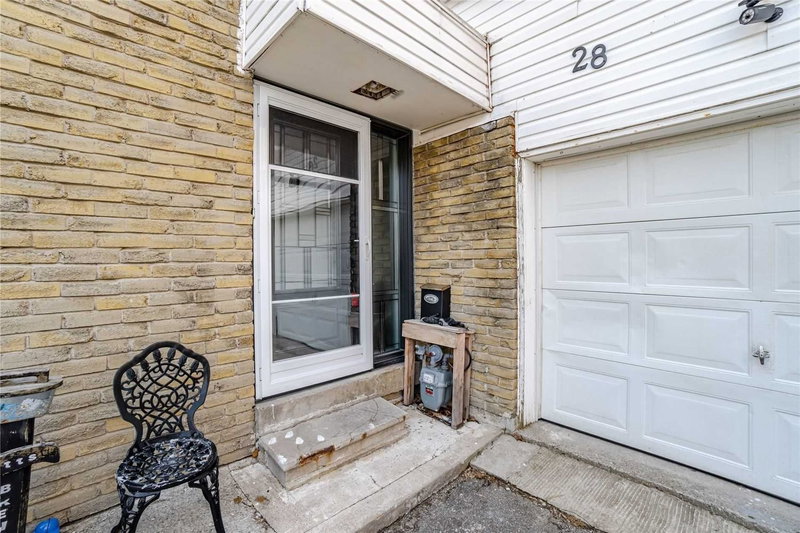 28 Gailwood Crt, Brampton, L6S 2E2 | Image 3